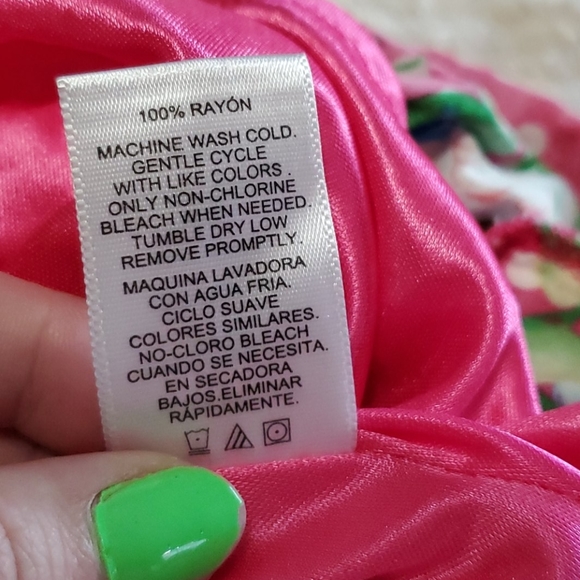 Luau fun Hawaiian print skirt - Picture 10 of 11